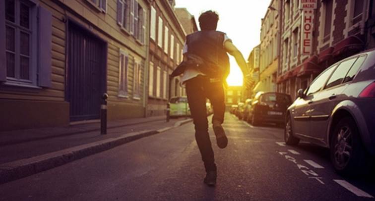 生科夢碎！國立大學畢業 卻月領22K... 人生轉個彎，