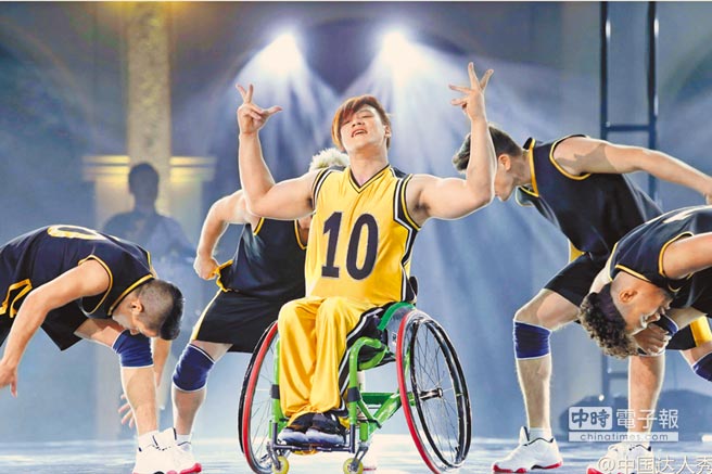 ２歲被宣判，要一輩子坐輪椅！ 70年次的鄭自強，挑戰120分的行動力，登上「中國達人秀」