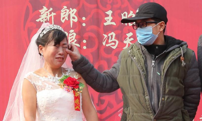 21歲血癌男孩王培洪，忍痛走下病床，為媽媽做「這件事」，讓網友深受感動，紛紛響應起身幫助他！