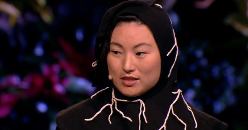 南韓藝術家李宰潤：「讓蘑菇，把你吃掉！」環保終極境界，別死後還危害世界！這「東西」..世界正流行！