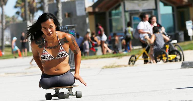 肯亞被棄養、沒有下半身、是個孤兒，她拿出「這個」，竟成為大品牌的模特紅人，下一步還準備進軍奧運！