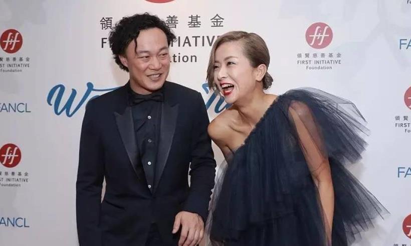 被說醜、品味差，歌神陳奕迅卻寵她 21年，她的魅力 其實就是這 2 個字啊！