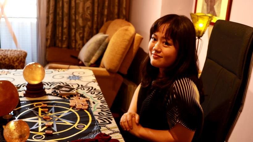 台灣 通靈少女 的真實故事》 一段成就 教占卜博士的旅程：如果你連死都不怕 就會知道「該怎麼活」！