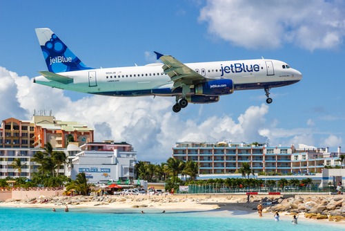 捷藍航空向廉航 Spirit Airlines 發起敵意收購