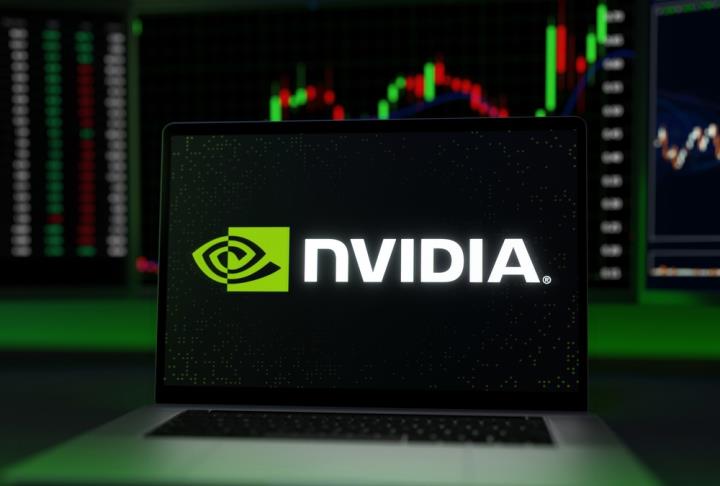【美股研究報告】AI需求推動輝達Nvidia FY24Q2展望強勁、大幅打敗預期,股價一飛沖天衝破歷史新高!