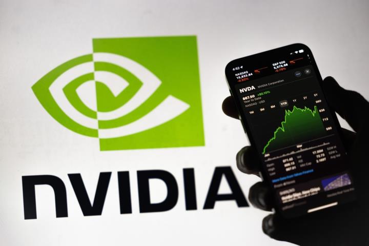 【熱門股】輝達 Nvidia 財報前瞻：資料中心營收、Blackwell晶片出貨時間