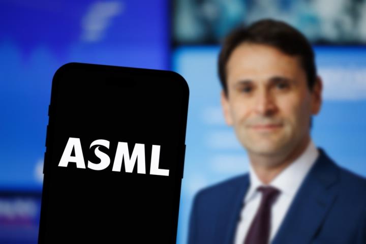 【美股研究報告】ASML 24Q3訂單大減，股價暴跌16％後恐一蹶不振？