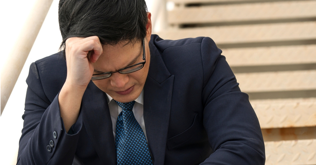 聽信明牌慘賠 20 萬後，他才學會理財...房地產業務 3 撇步 每月存下 6 成薪水！