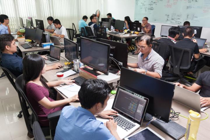 搞小團體、說同事八卦...不想在職場上 當砲灰，這「10個」交友規則 你必須懂！