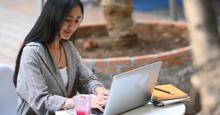 做人「低調」，是人生的最佳姿態！職場上：越是有內涵和能力的人，越是低調、沉著...