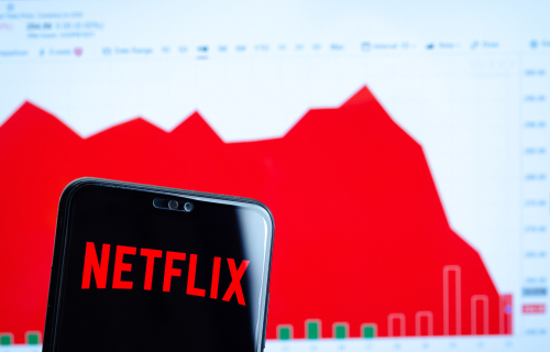 【美股新聞】Netflix 裁員約 150 人,推升股價收漲 2.17%