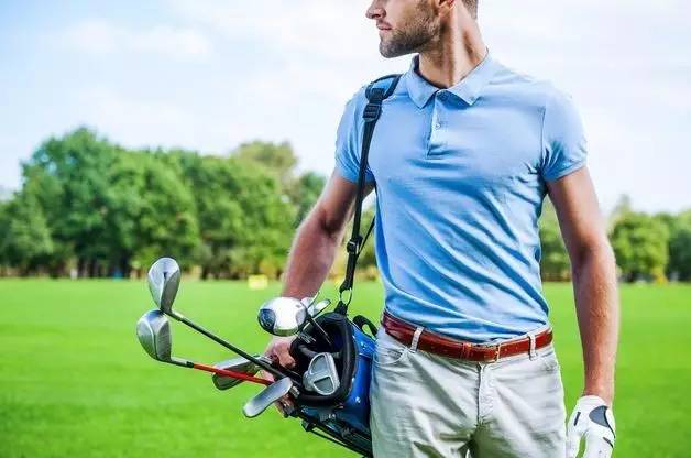 打一場高爾夫球，相當於徒步行走10公里，還有許多運動健身的好處