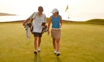 如何當一名廣受歡迎的高爾夫球友？