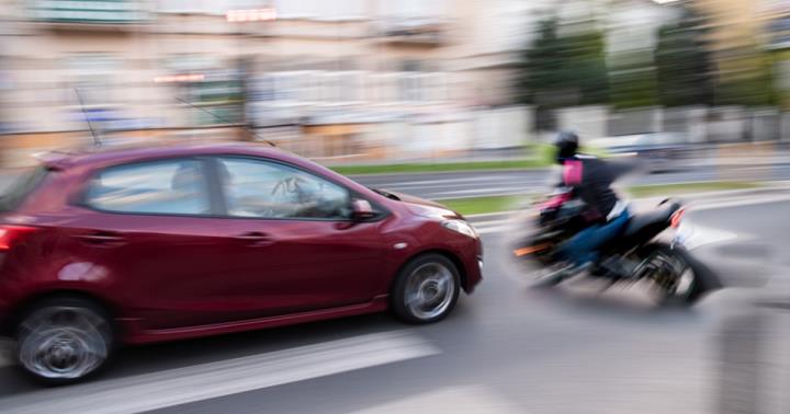 上下班途中發生車禍可以申請職災理賠嗎？全台千萬領薪族都該知道的勞工權益