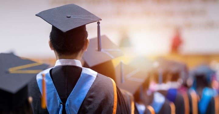 美大學畢業生5年內薪資最差科系排名出爐，前3名不出所料！