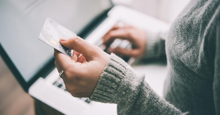 5月申報所得稅，選對信用卡繳納 享分期0利率、還能賺回饋、累積哩程數！