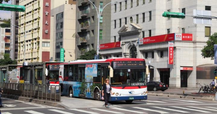 新光銀行+街道