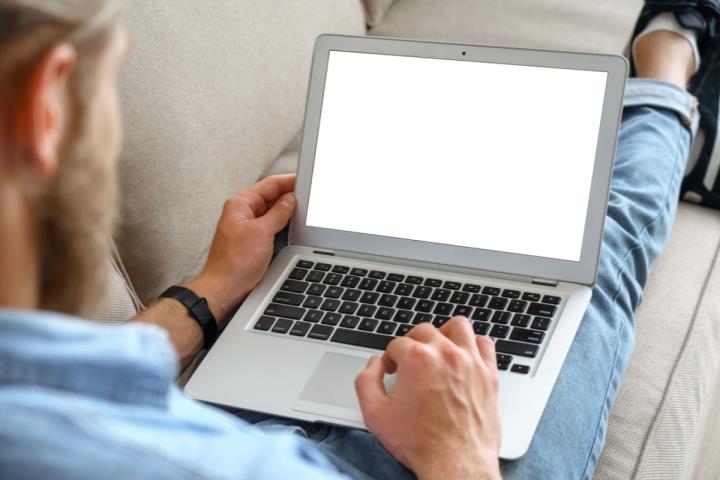 【美股新聞】第四季全球個人電腦出貨量下跌了28％