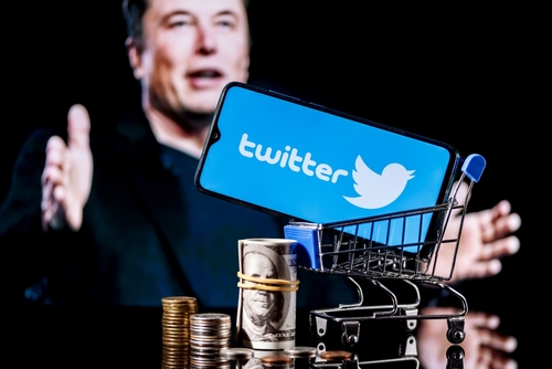 【美股新聞】Musk 在美國期中選舉前夕支持共和黨