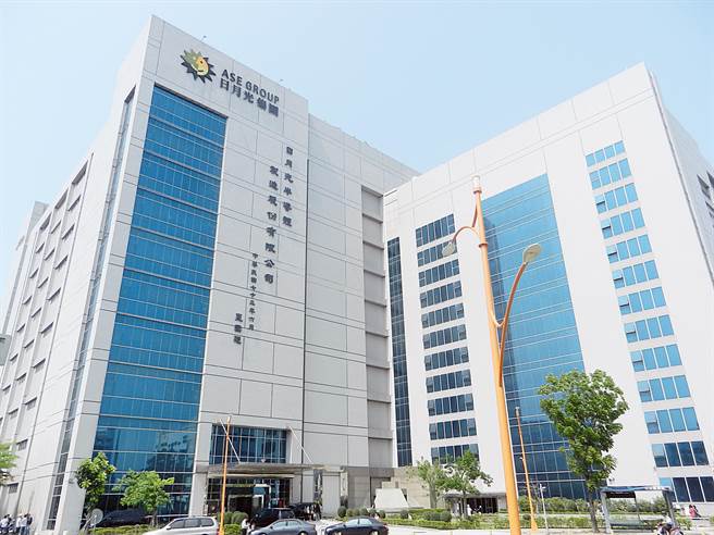 【台股研究報告】半導體封測大廠日月光投控(3711)相較同業突出，明年營收穩中有撐!