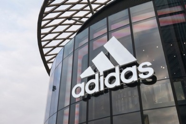 【美股新聞】儘管遭遇Yeezy危機，Adidas的季度銷售額超出預期
