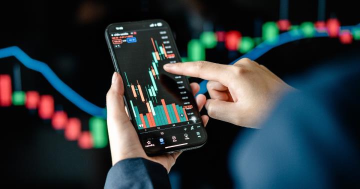 新手錢進美股全攻略 定期買進最划算 手續費最低僅0.1％！