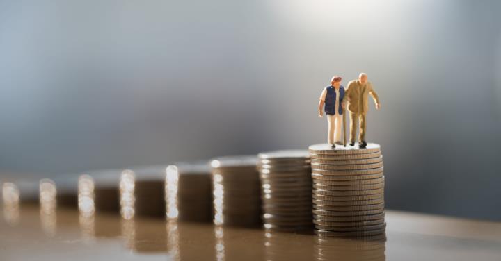 想在 30 歲提早退休,靠什麼投資組合?每年該提領多少退休金?
