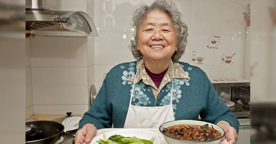 67歲的她抗病 3 個月，靠吃就逆轉 失智症！她公開 10 大日常飲食法，幾件小事將能救你一命！