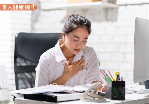 後天心臟病,都怪你吃錯東西!中醫師警告:心臟不好,這 2種含糖飲料千萬要少喝!