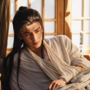 風雨廊庭夢已醒